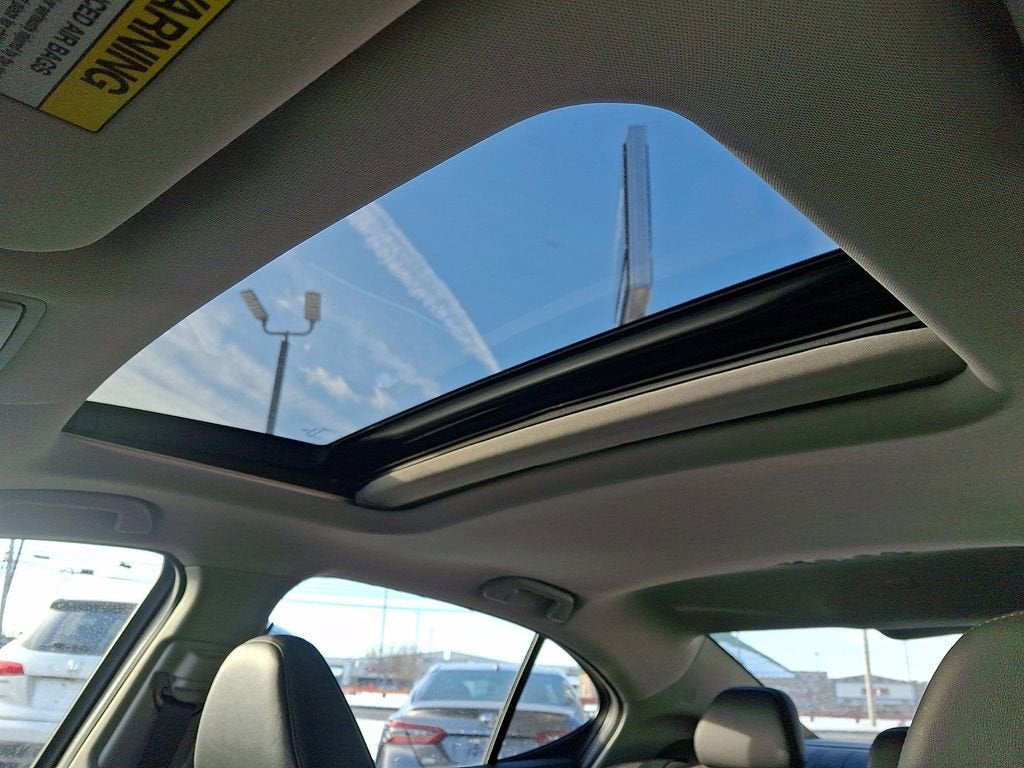 2017 Acura TLX w/Technology Package