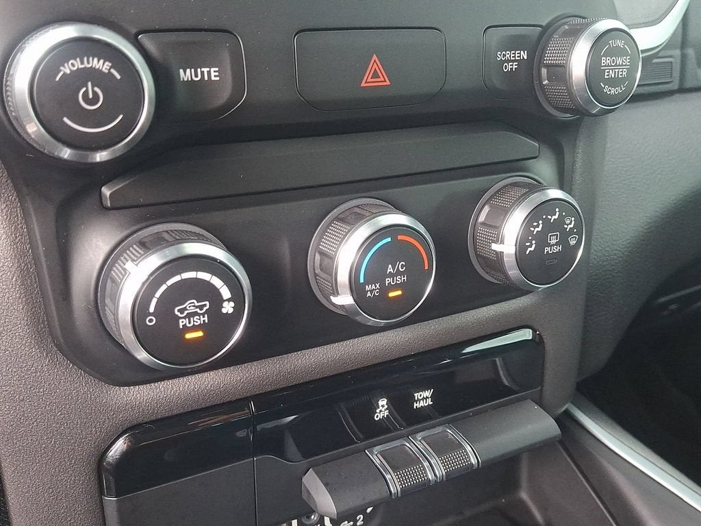2021 RAM 1500 Big Horn Quad Cab 4x4 6'4" Box