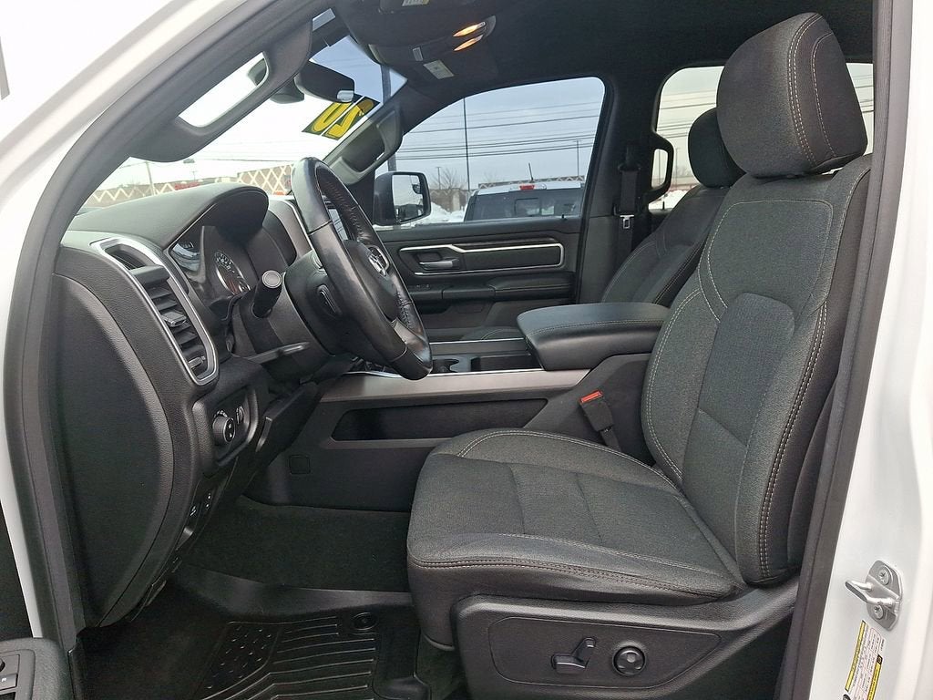 2020 RAM 1500 Big Horn Crew Cab 4x4 5'7" Box