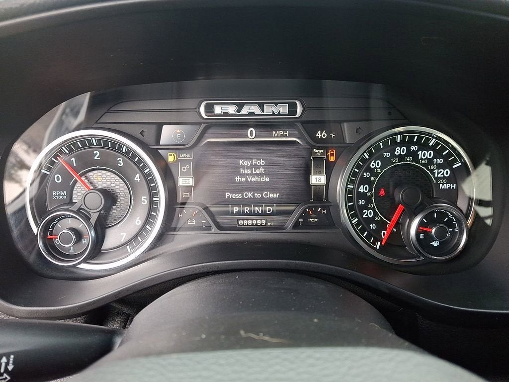 2020 RAM 1500 Big Horn Crew Cab 4x4 5'7" Box