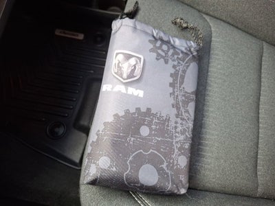 2020 RAM 1500 Big Horn Crew Cab 4x4 5'7" Box