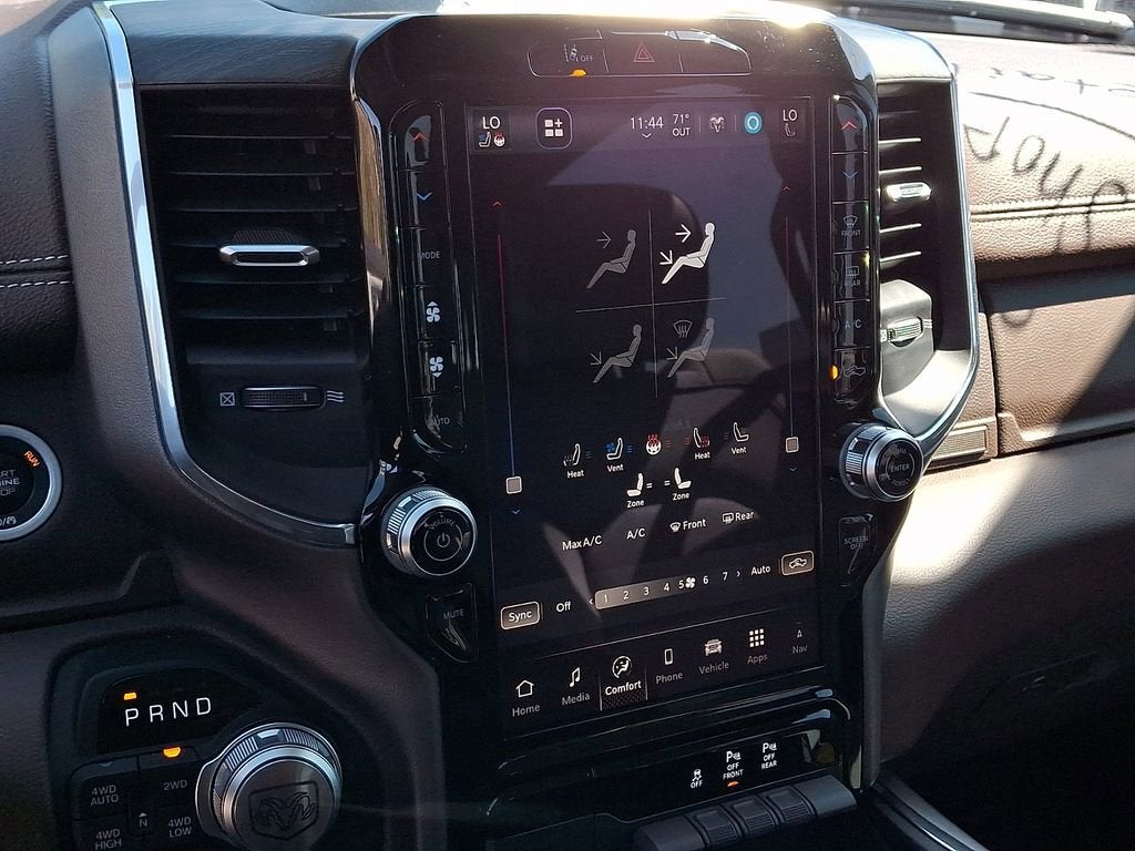 2025 RAM 1500 Laramie Crew Cab 4x4 5'7" Box