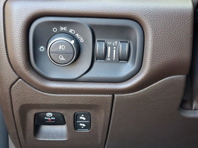 2025 RAM 1500 Laramie Crew Cab 4x4 5'7" Box