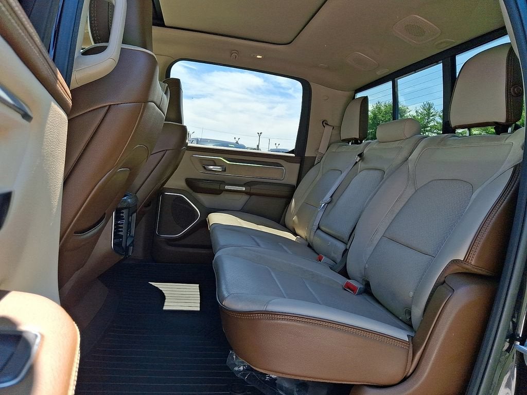 2019 RAM 1500 Laramie Crew Cab 4x4 5'7" Box