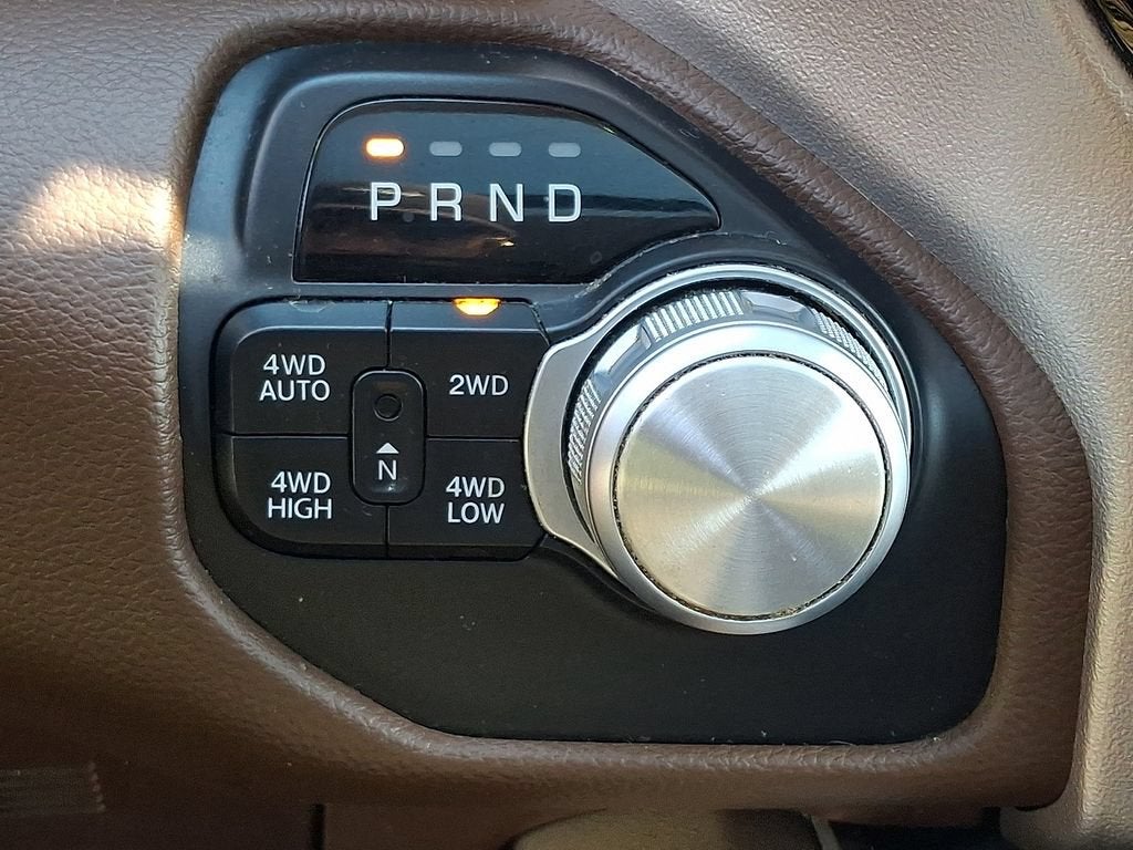 2019 RAM 1500 Laramie Crew Cab 4x4 5'7" Box