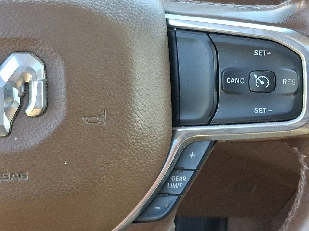 2019 RAM 1500 Laramie Crew Cab 4x4 5'7" Box
