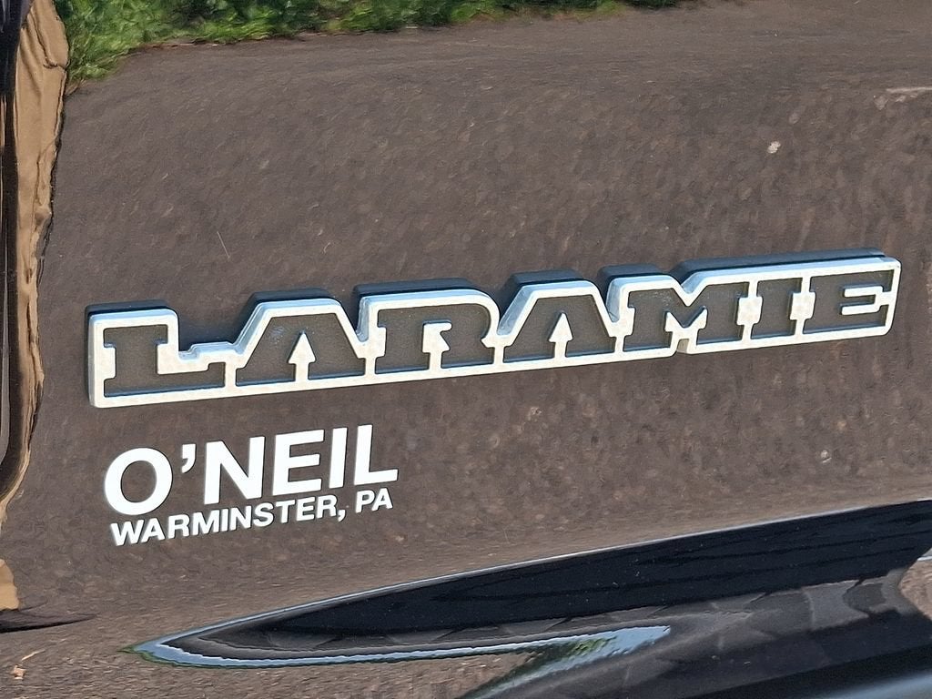 2019 RAM 1500 Laramie Crew Cab 4x4 5'7" Box