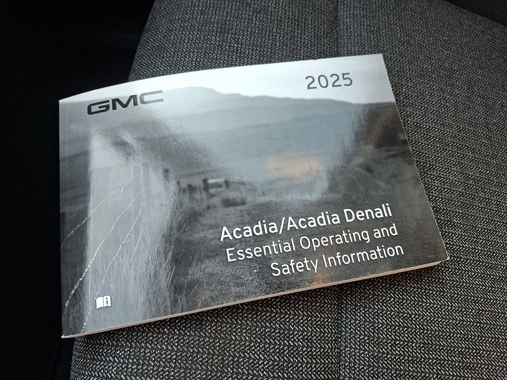 2025 GMC Acadia Elevation