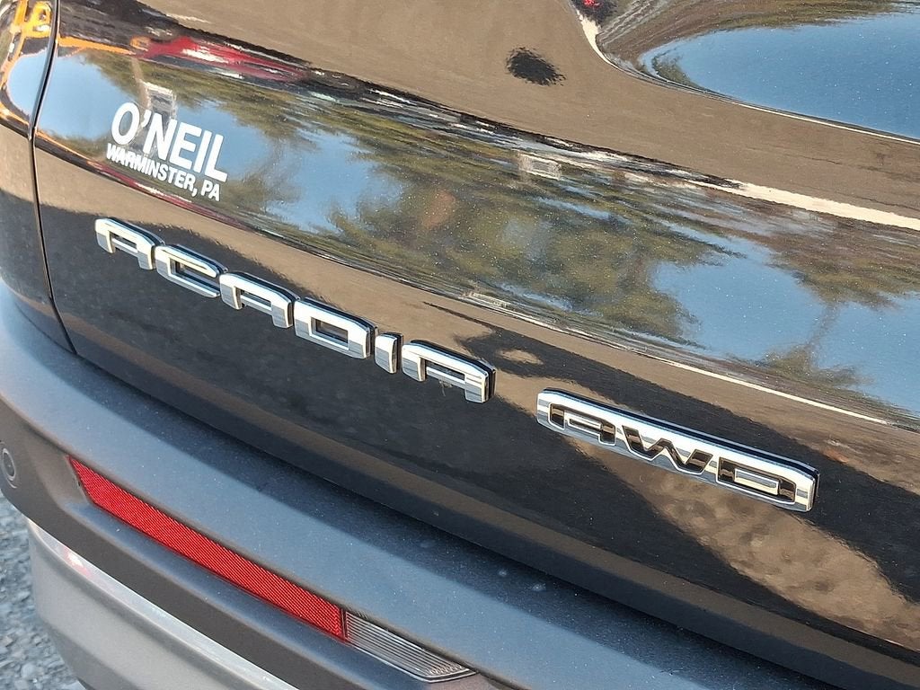 2025 GMC Acadia Elevation