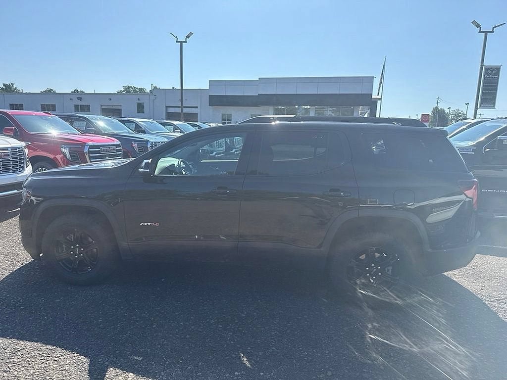 2023 GMC Acadia AT4