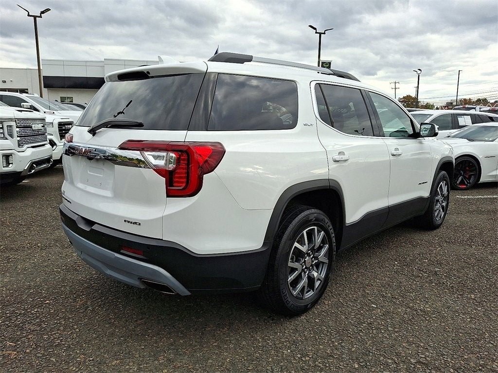 2023 GMC Acadia SLT