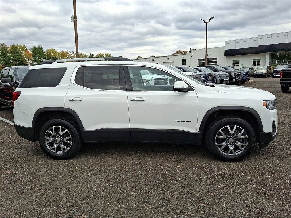 2023 GMC Acadia SLT