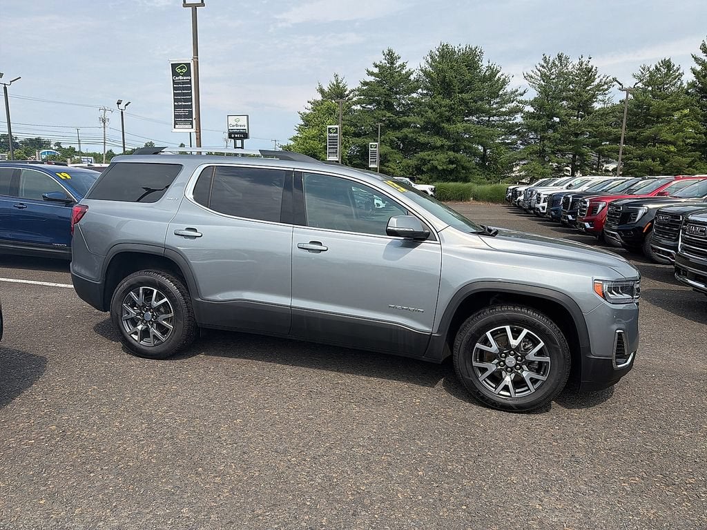 2023 GMC Acadia SLT