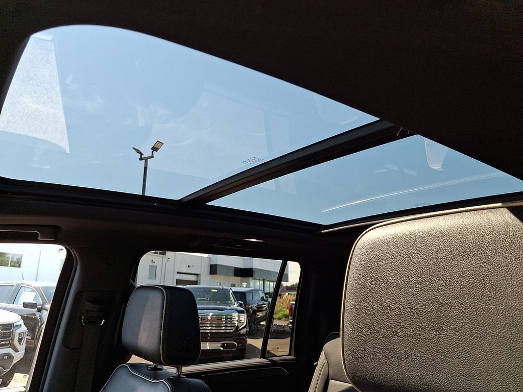 2024 GMC Yukon XL SLT