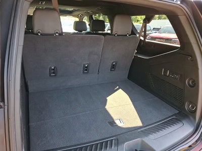 2024 GMC Yukon XL SLT