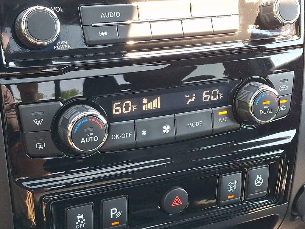 2021 Nissan Titan PRO-4X - Photo 16