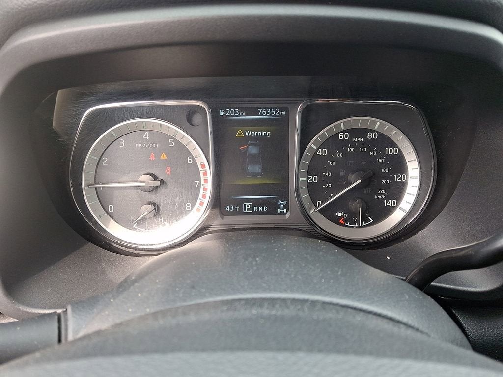 2017 Nissan TITAN SV