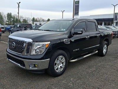 2017 Nissan TITAN SV
