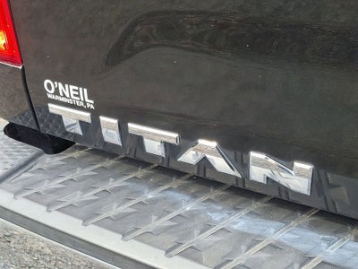 2017 Nissan TITAN SV