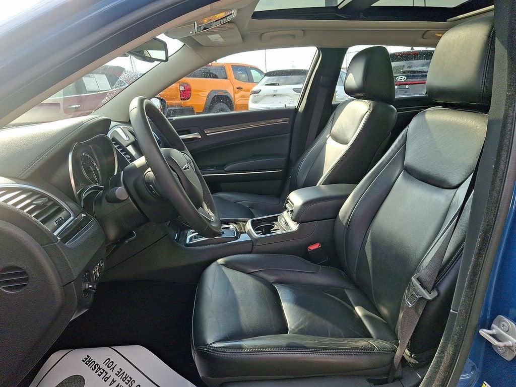 2022 Chrysler 300 Touring L