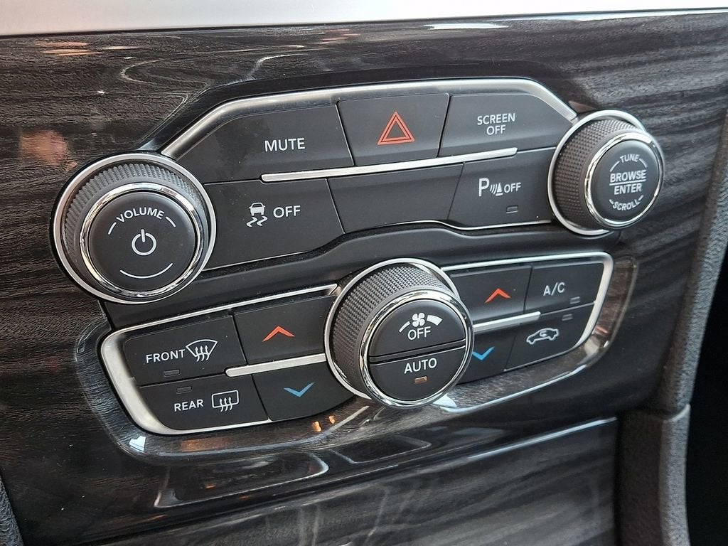 2022 Chrysler 300 Touring L