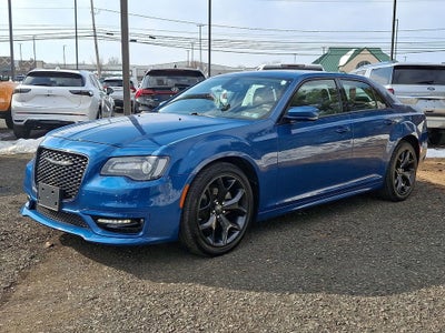 2022 Chrysler 300 Touring L