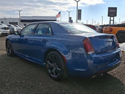 2022 Chrysler 300 Touring L
