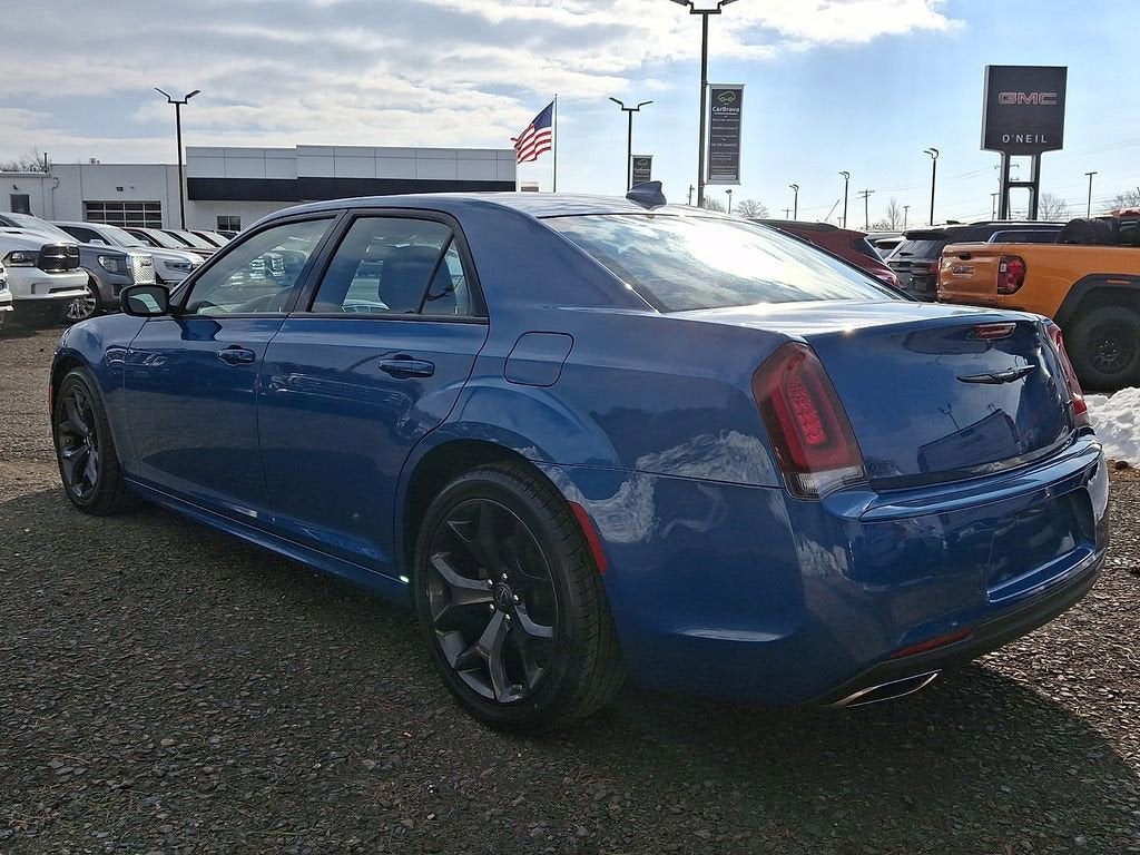 2022 Chrysler 300 Touring L