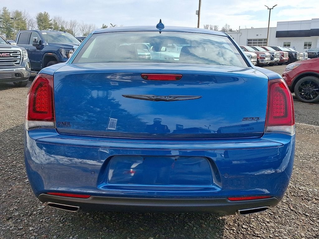 2022 Chrysler 300 Touring L