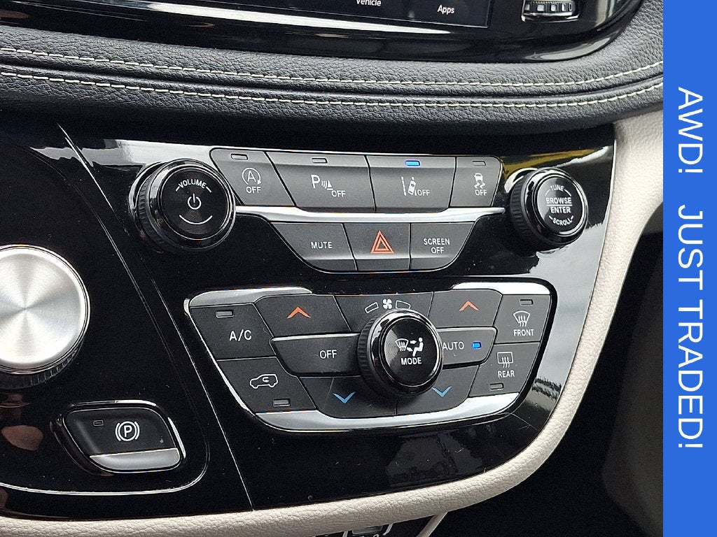 2022 Chrysler Pacifica Touring L - Photo 16