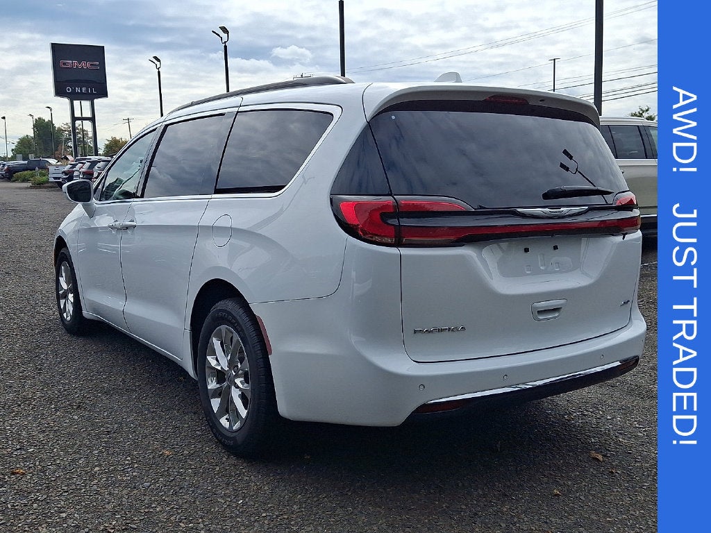 2022 Chrysler Pacifica Touring L AWD