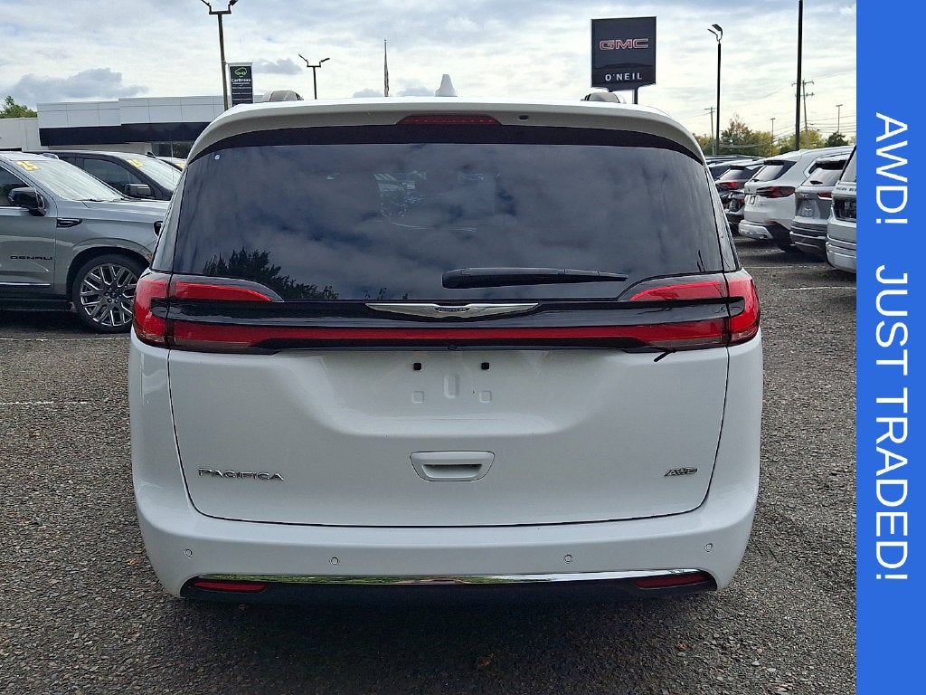2022 Chrysler Pacifica Touring L AWD