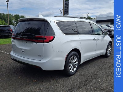 2022 Chrysler Pacifica Touring L AWD