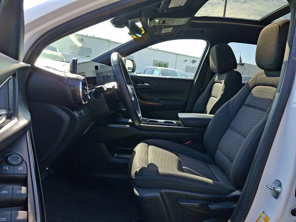 2025 Chevrolet Equinox LT - Photo 13