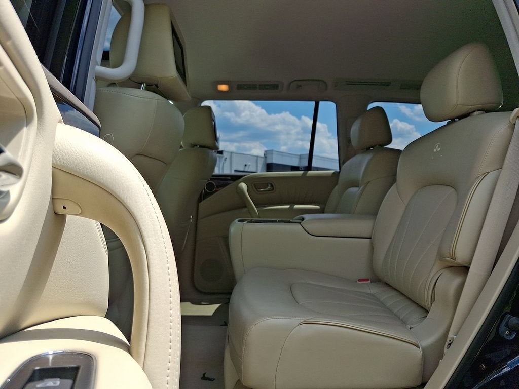 2011 INFINITI QX56 7-passenger
