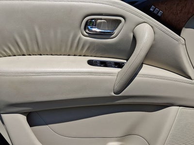 2011 INFINITI QX56 7-passenger