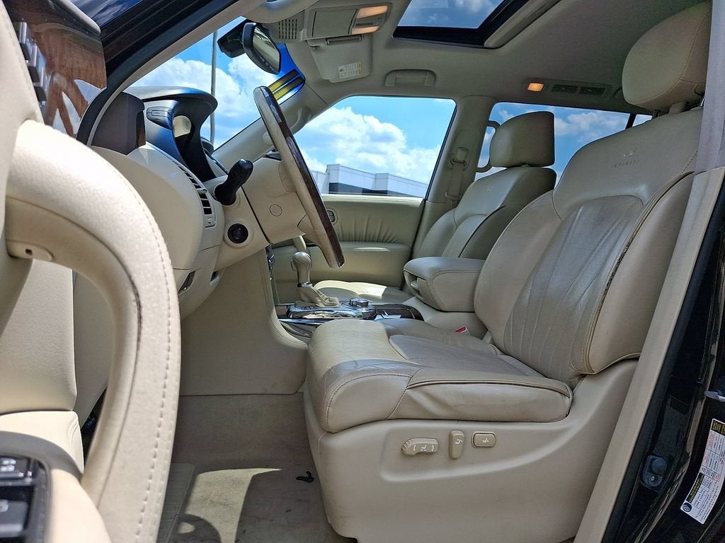 2011 INFINITI QX56 7-passenger