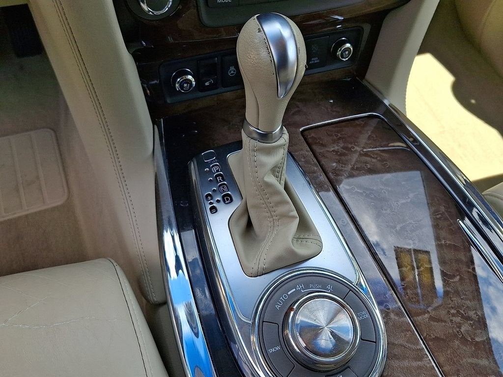 2011 INFINITI QX56 7-passenger