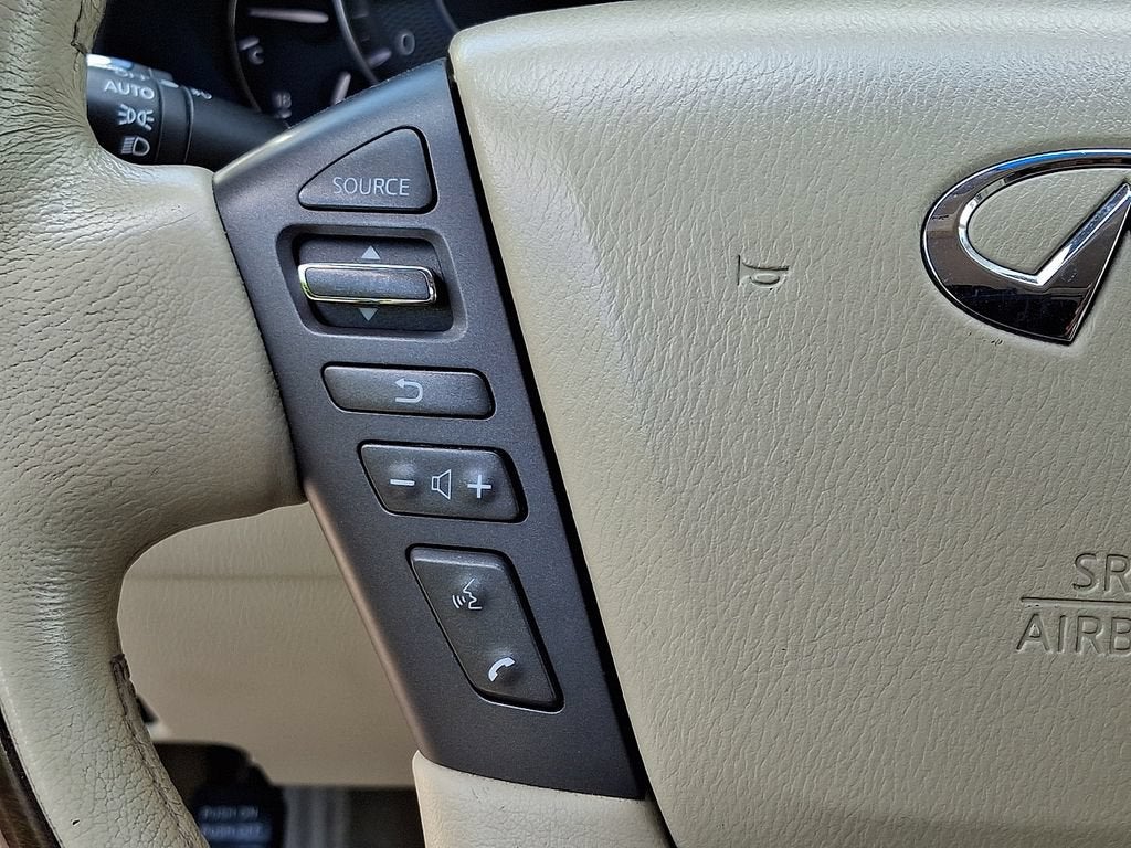 2011 INFINITI QX56 7-passenger