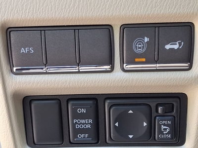 2011 INFINITI QX56 7-passenger