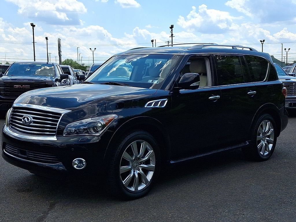 2011 INFINITI QX56 7-passenger