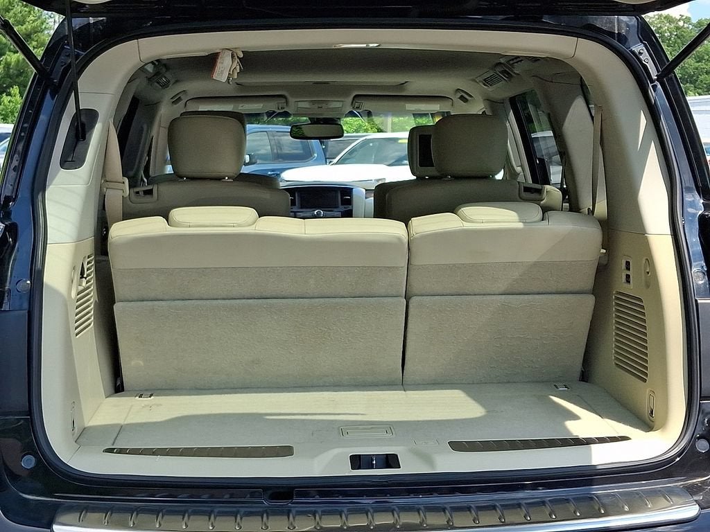 2011 INFINITI QX56 7-passenger
