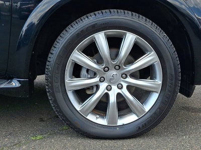 2011 INFINITI QX56 7-passenger