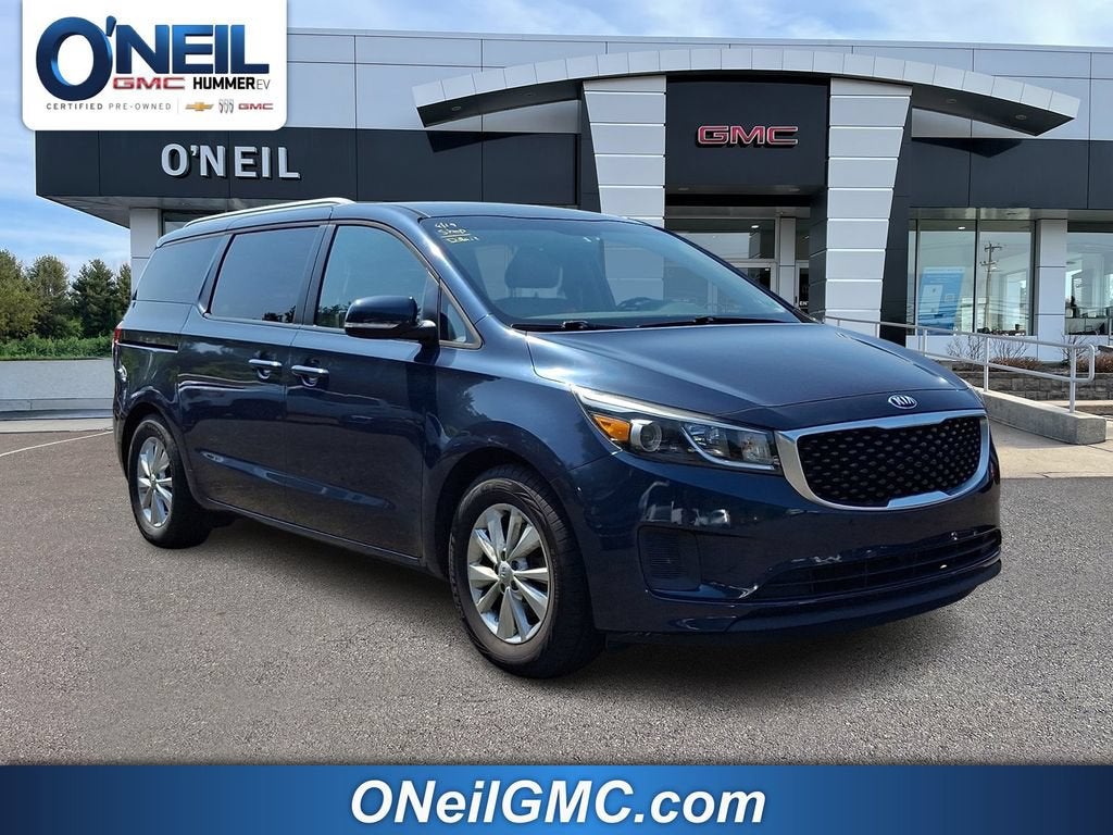 2017 Kia Sedona LX's photo
