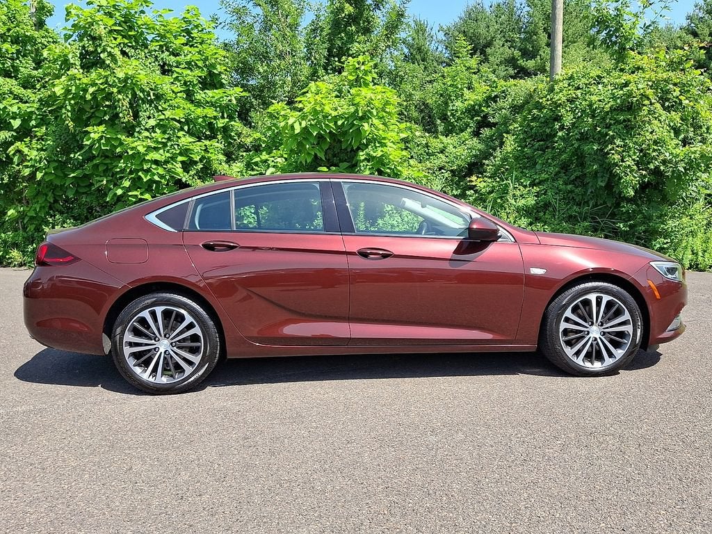 2018 Buick Regal Sportback Essence