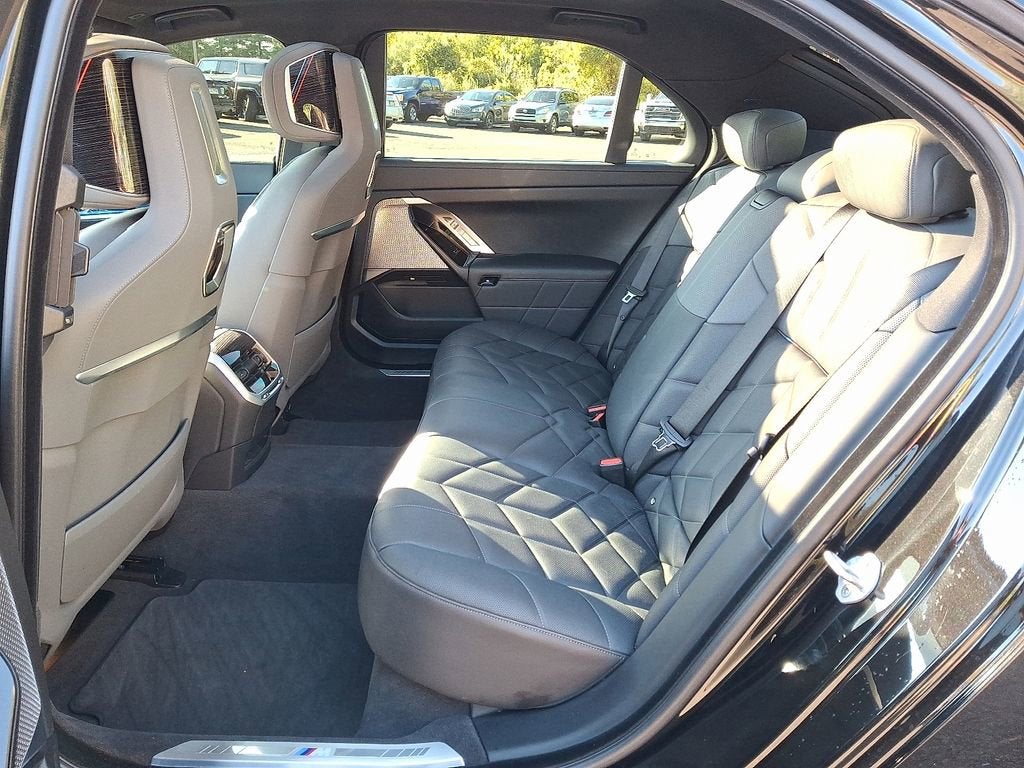 2025 BMW 7 Series 740i xDrive