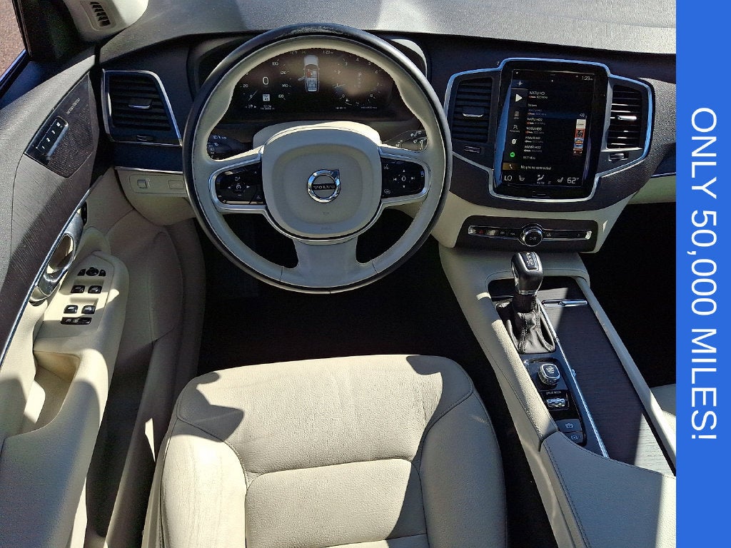 2020 Volvo XC90 T6 Momentum 7 Passenger